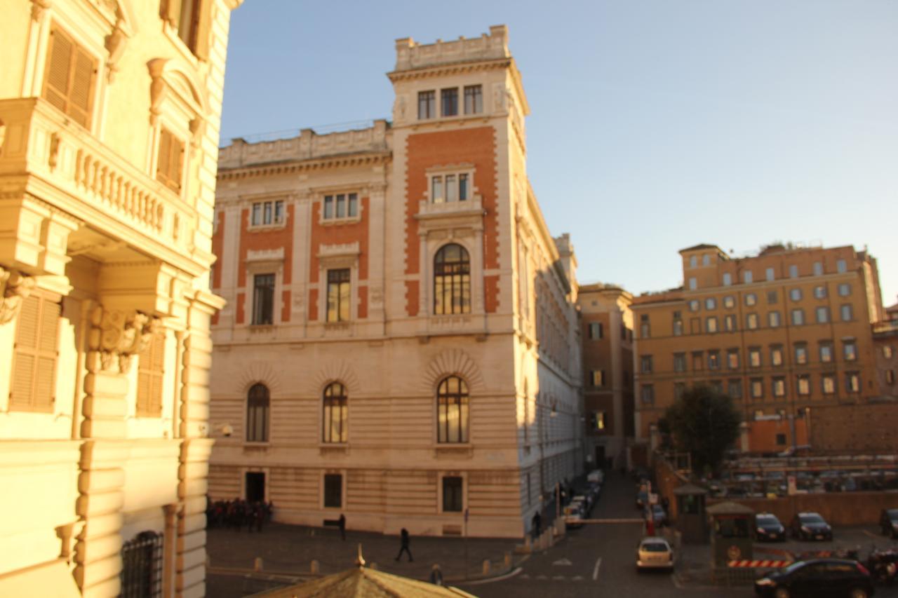 Abagnale Home Montecitorio Рим Экстерьер фото